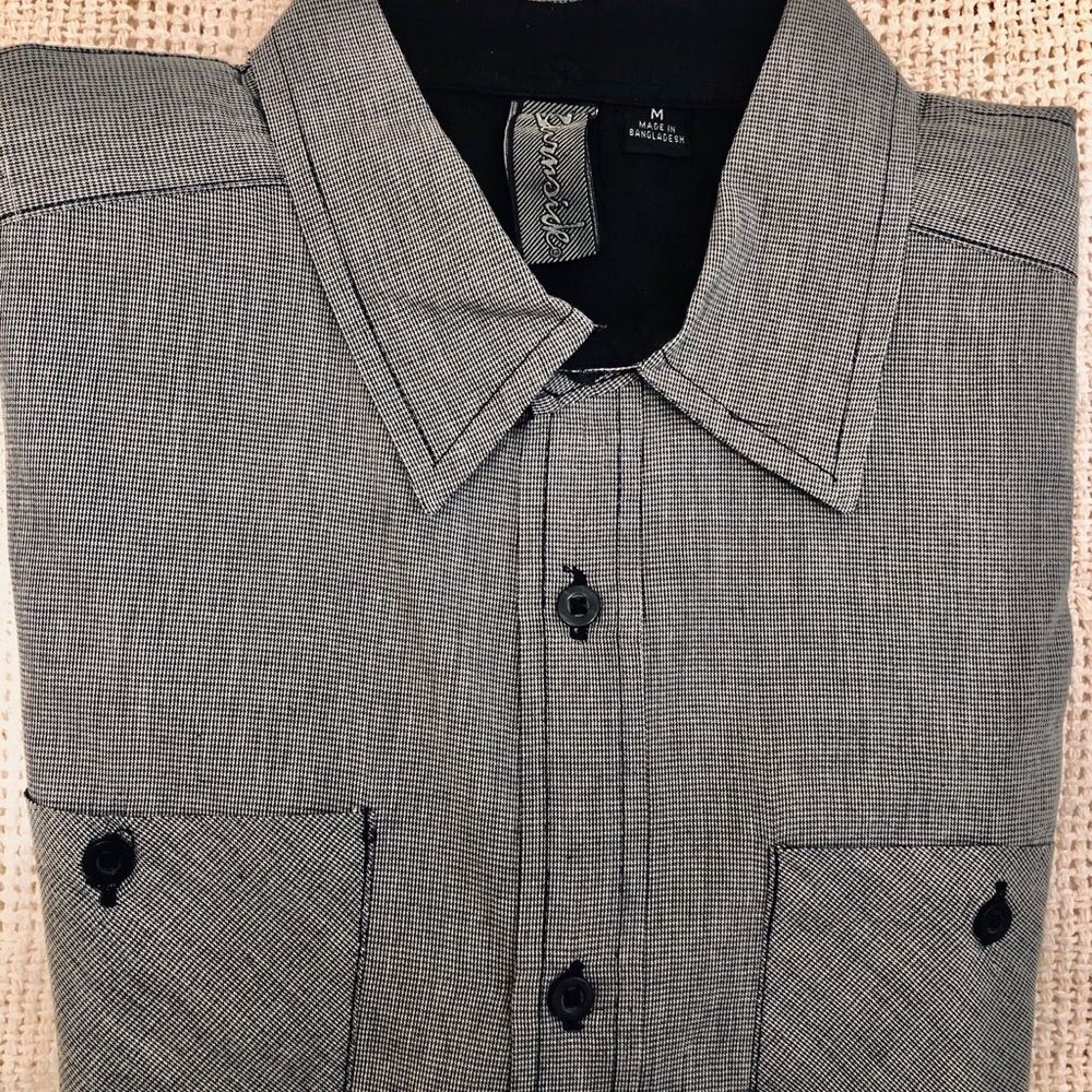 Long sleeve shirts, grey and black.